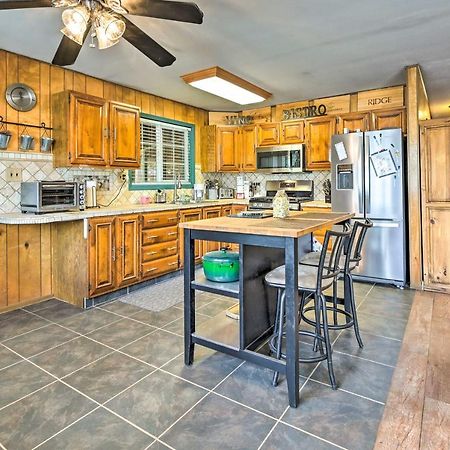 Pine Cabin In The Woods With Yard And Grill! Екстериор снимка