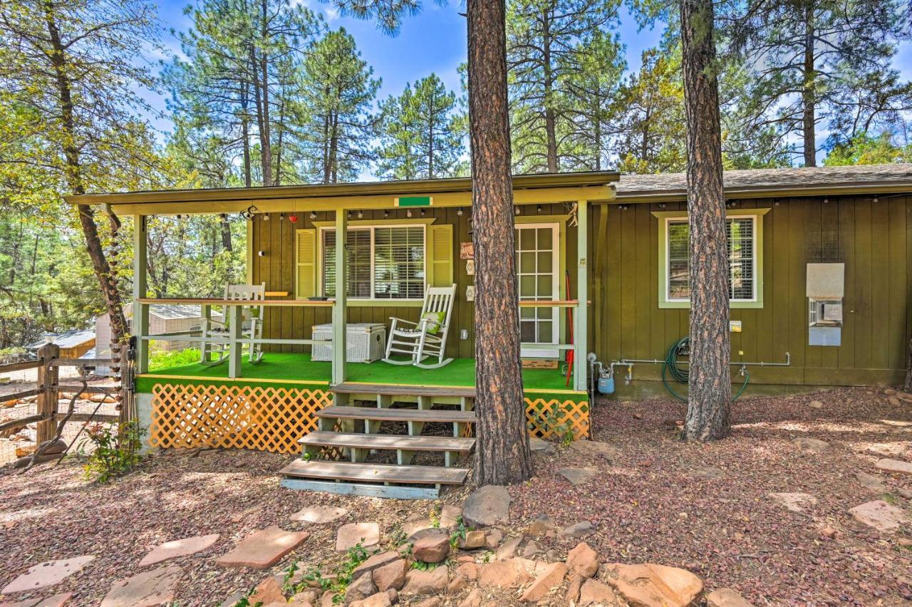Pine Cabin In The Woods With Yard And Grill! Екстериор снимка