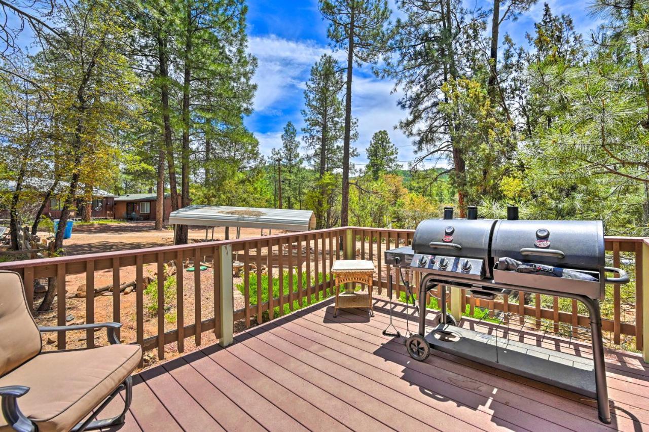 Pine Cabin In The Woods With Yard And Grill! Екстериор снимка