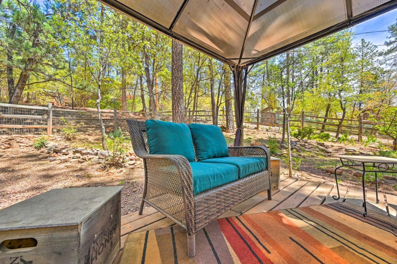 Pine Cabin In The Woods With Yard And Grill! Екстериор снимка